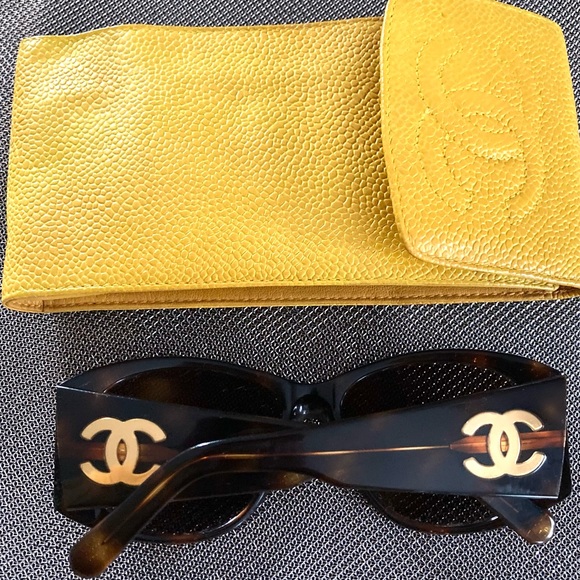 CHANEL Accessories - Vintage CHANEL CC Logo Glasses Case 3207323 & Anna Wintour CC Sunglasses 05246